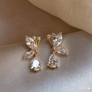 Dainty gold earrings